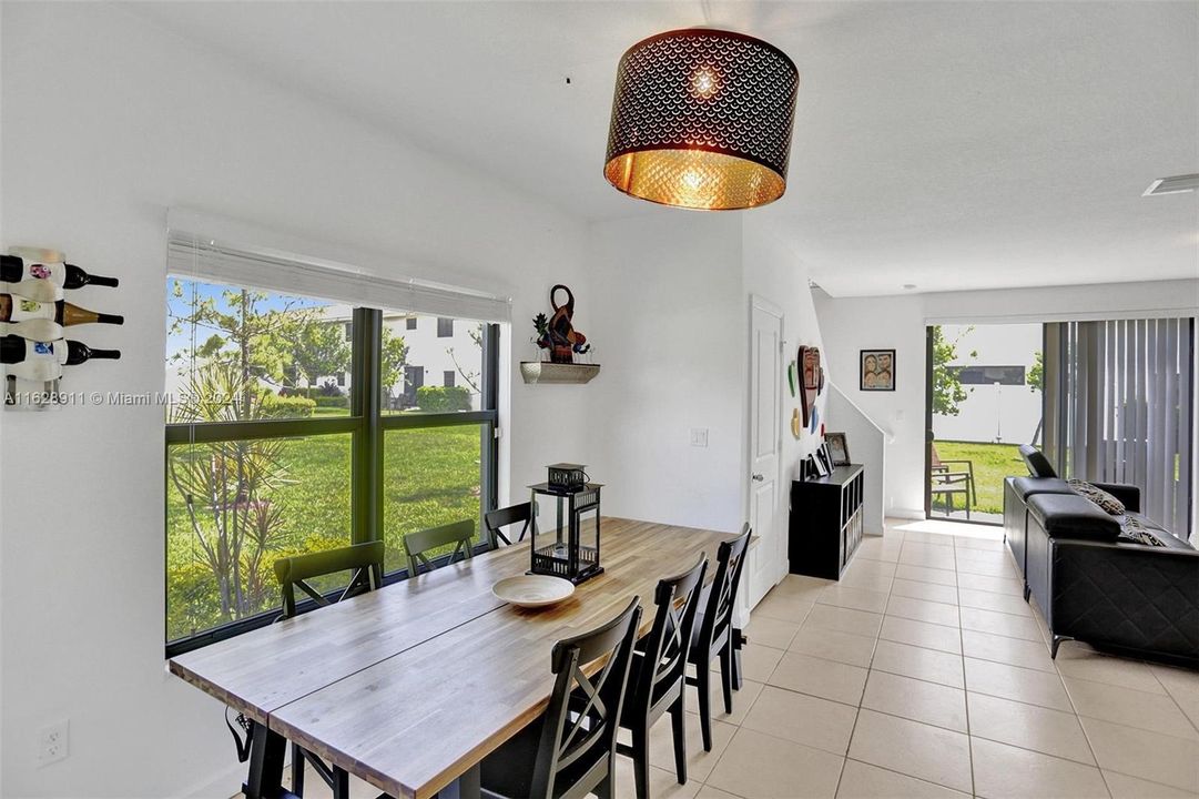 Recently Rented: $3,550 (3 beds, 2 baths, 1798 Square Feet)