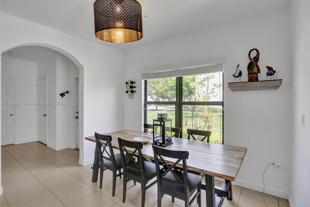 Recently Rented: $3,550 (3 beds, 2 baths, 1798 Square Feet)