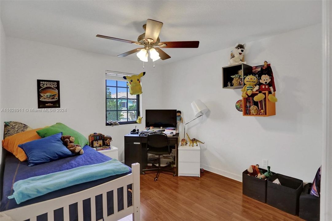 Recently Rented: $3,550 (3 beds, 2 baths, 1798 Square Feet)