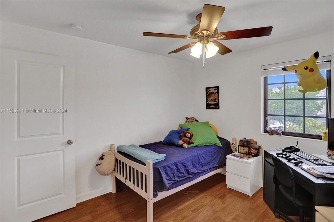 Recently Rented: $3,550 (3 beds, 2 baths, 1798 Square Feet)