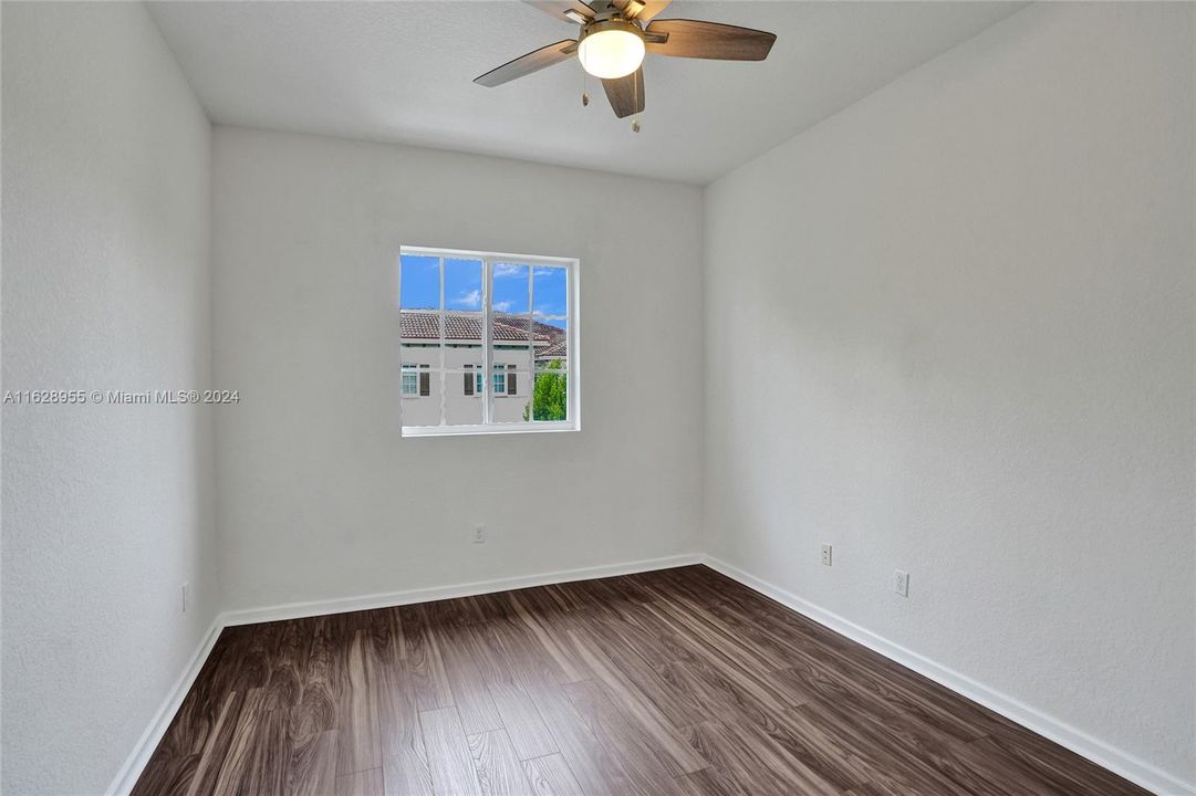 Active With Contract: $3,100 (3 beds, 2 baths, 1572 Square Feet)