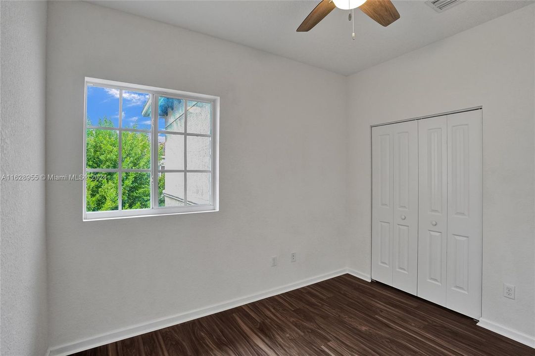 Active With Contract: $3,100 (3 beds, 2 baths, 1572 Square Feet)