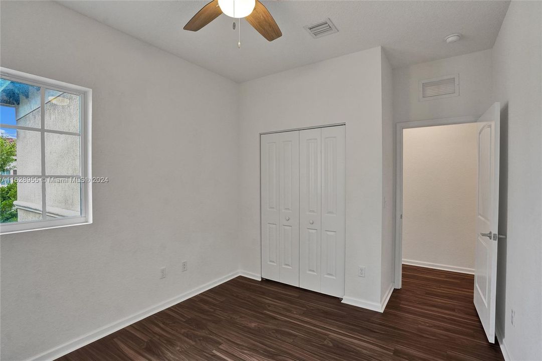 Active With Contract: $3,100 (3 beds, 2 baths, 1572 Square Feet)