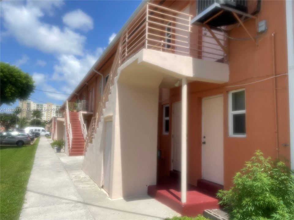 Recently Rented: $1,750 (1 beds, 1 baths, 580 Square Feet)