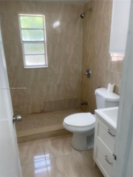 Recently Rented: $1,750 (1 beds, 1 baths, 580 Square Feet)