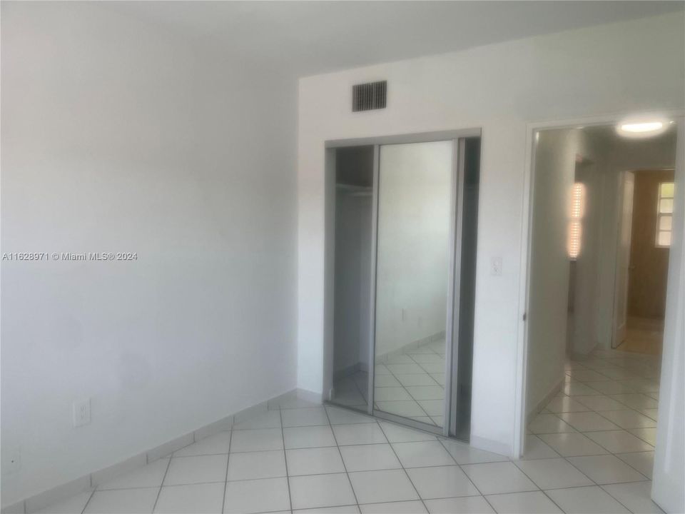 Recently Rented: $1,750 (1 beds, 1 baths, 580 Square Feet)