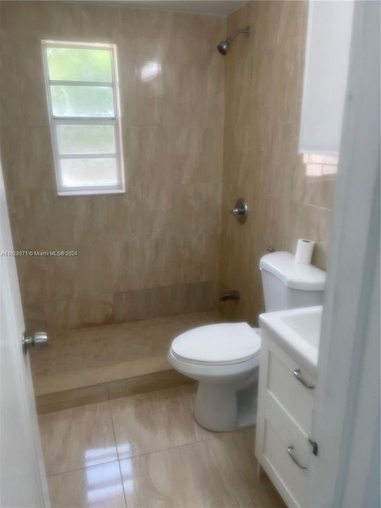 Recently Rented: $1,750 (1 beds, 1 baths, 580 Square Feet)