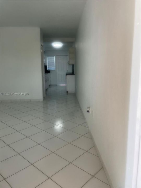 Recently Rented: $1,750 (1 beds, 1 baths, 580 Square Feet)