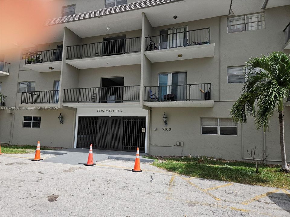 Recently Rented: $2,000 (2 beds, 2 baths, 790 Square Feet)