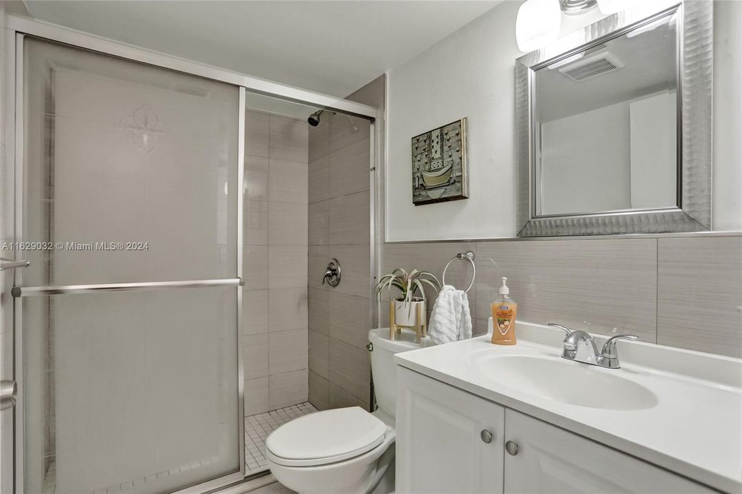 Recently Sold: $350,000 (3 beds, 3 baths, 1462 Square Feet)