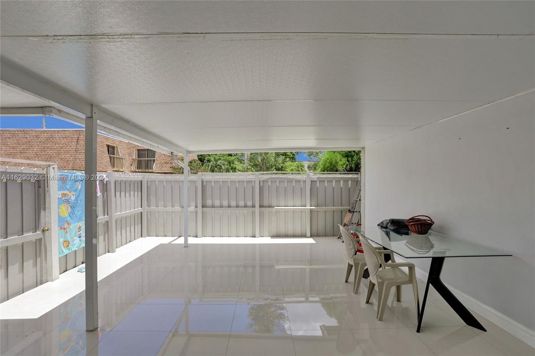 Recently Sold: $350,000 (3 beds, 3 baths, 1462 Square Feet)