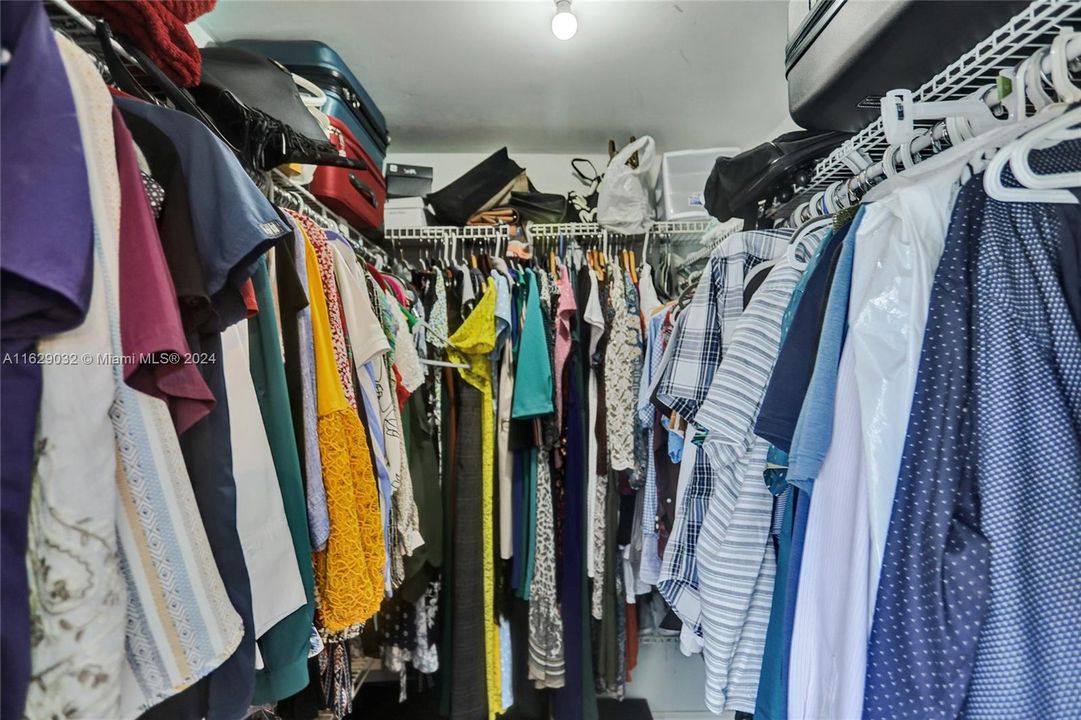 Recently Sold: $350,000 (3 beds, 3 baths, 1462 Square Feet)