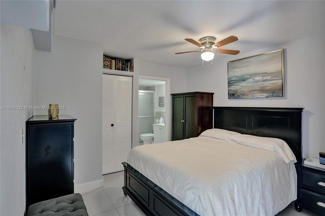 Recently Sold: $350,000 (3 beds, 3 baths, 1462 Square Feet)