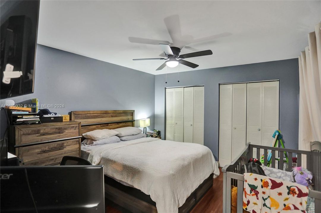 Recently Sold: $350,000 (3 beds, 3 baths, 1462 Square Feet)