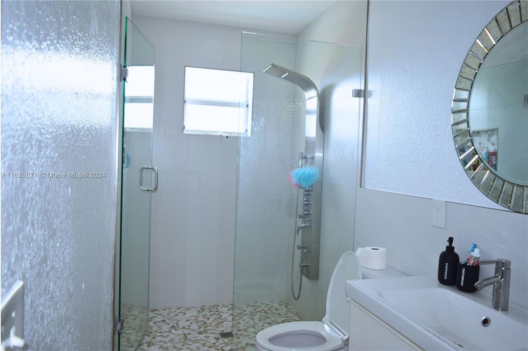 Recently Sold: $680,000 (4 beds, 3 baths, 1886 Square Feet)