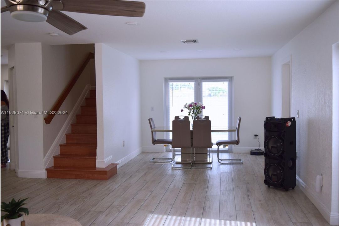 Recently Sold: $680,000 (4 beds, 3 baths, 1886 Square Feet)