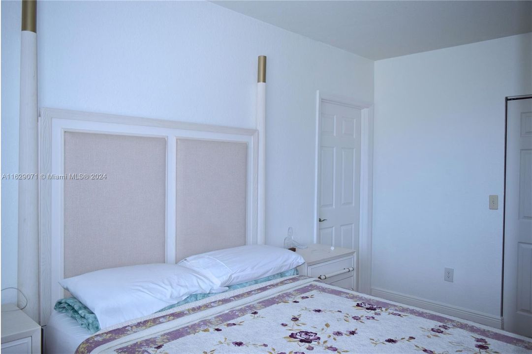 Recently Sold: $680,000 (4 beds, 3 baths, 1886 Square Feet)