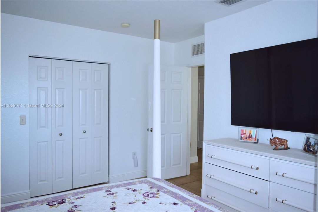 Recently Sold: $680,000 (4 beds, 3 baths, 1886 Square Feet)