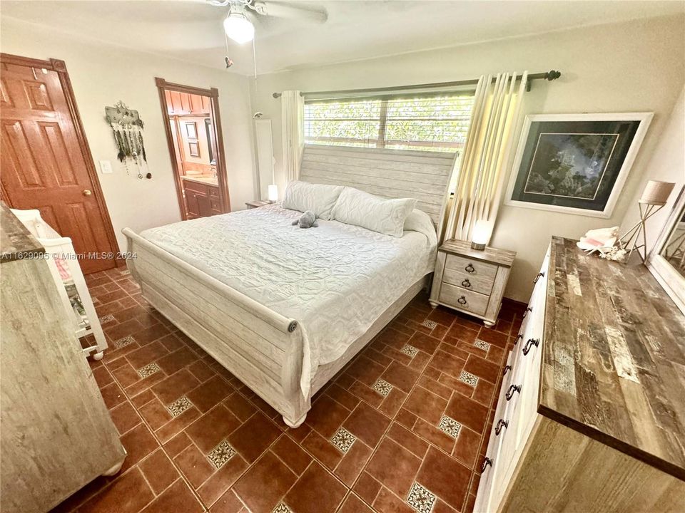 Activo con contrato: $630,000 (3 camas, 2 baños, 1515 Pies cuadrados)