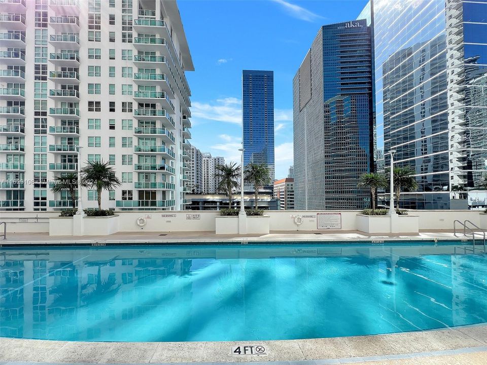 Recently Sold: $515,000 (1 beds, 1 baths, 825 Square Feet)