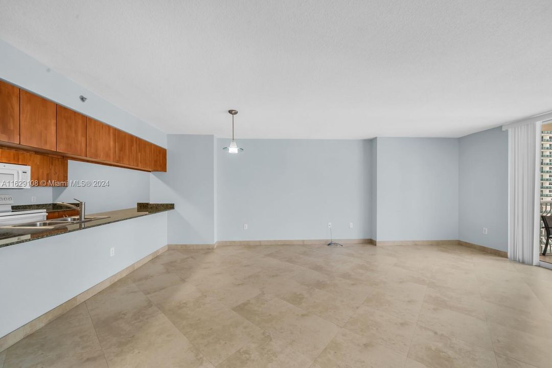 Recently Sold: $515,000 (1 beds, 1 baths, 825 Square Feet)