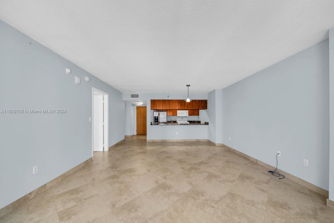 Recently Sold: $515,000 (1 beds, 1 baths, 825 Square Feet)