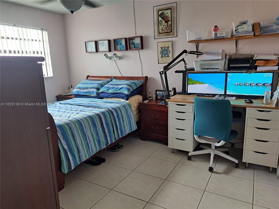 Vendido Recientemente: $240,000 (2 camas, 2 baños, 800 Pies cuadrados)