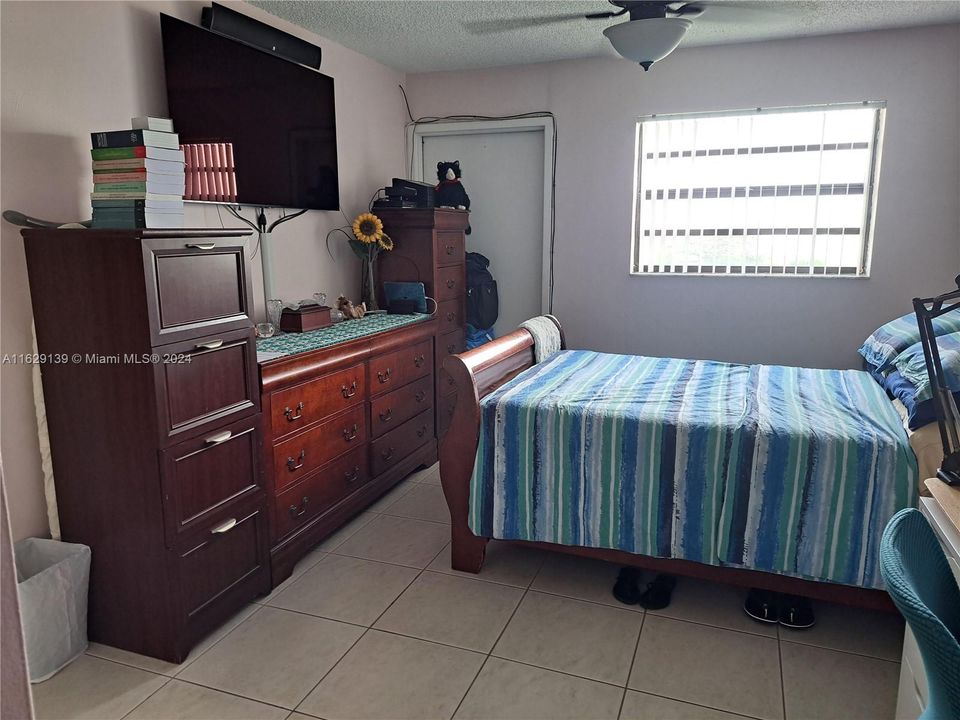 Vendido Recientemente: $240,000 (2 camas, 2 baños, 800 Pies cuadrados)