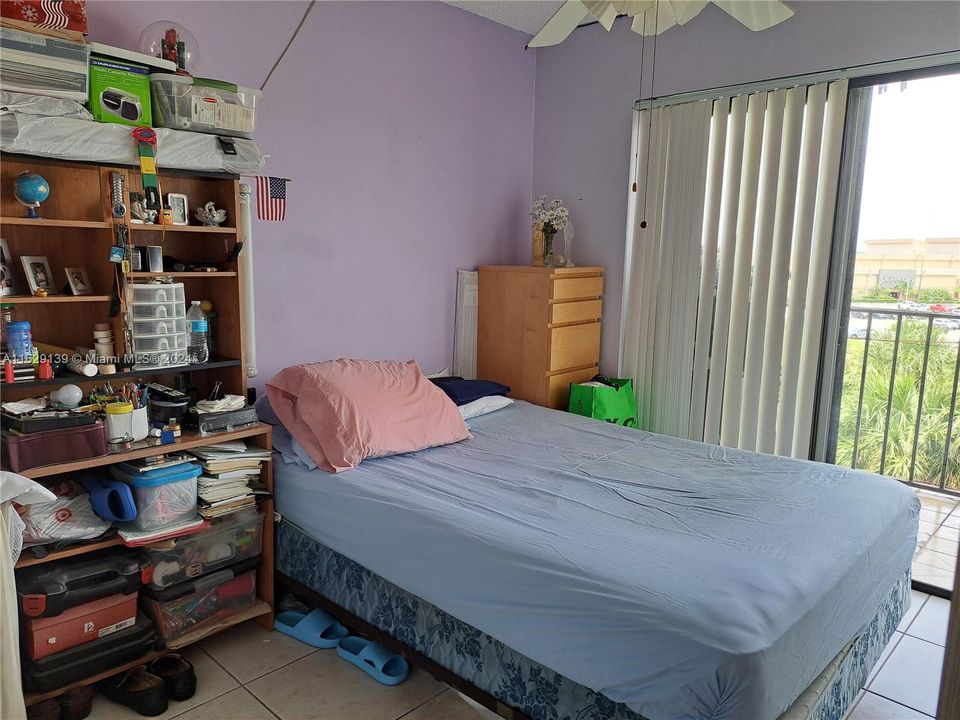 Vendido Recientemente: $240,000 (2 camas, 2 baños, 800 Pies cuadrados)