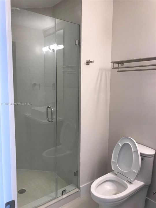 Recently Rented: $5,800 (3 beds, 3 baths, 1595 Square Feet)