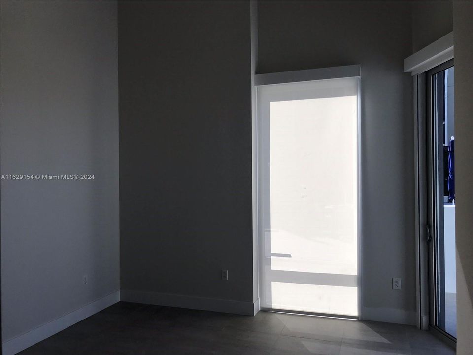 Recently Rented: $5,800 (3 beds, 3 baths, 1595 Square Feet)