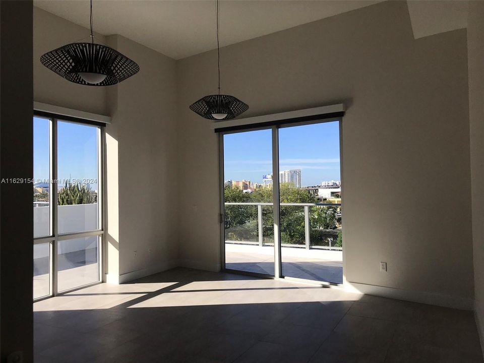 Recently Rented: $5,800 (3 beds, 3 baths, 1595 Square Feet)