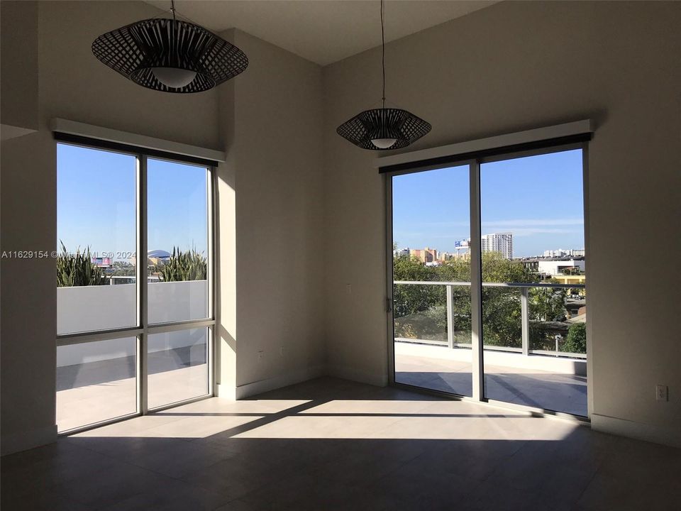 Recently Rented: $5,800 (3 beds, 3 baths, 1595 Square Feet)