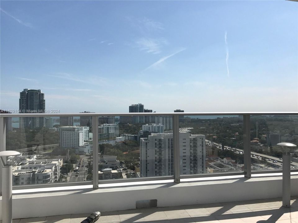 Recently Rented: $5,800 (3 beds, 3 baths, 1595 Square Feet)