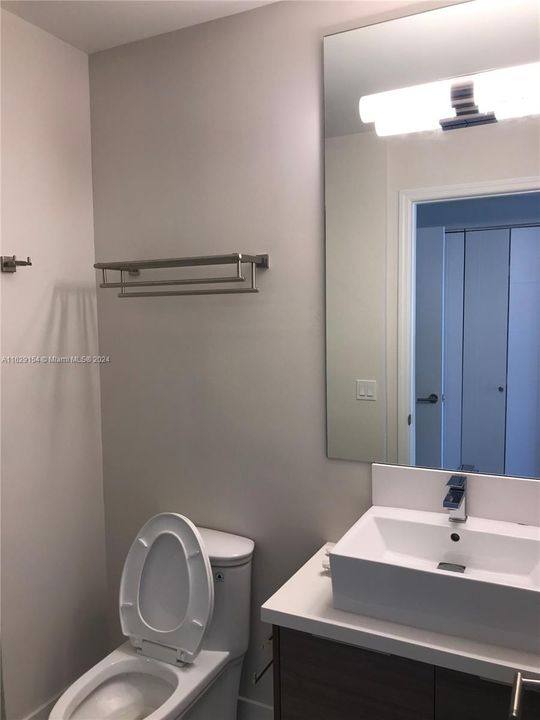 Recently Rented: $5,800 (3 beds, 3 baths, 1595 Square Feet)