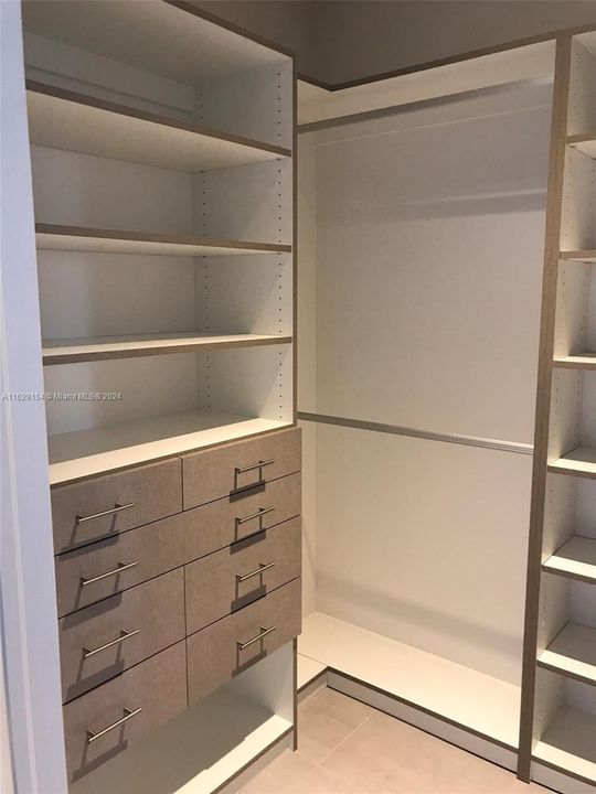 Recently Rented: $5,800 (3 beds, 3 baths, 1595 Square Feet)