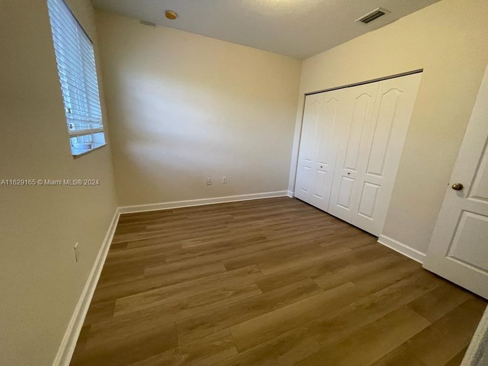 Active With Contract: $2,600 (2 beds, 2 baths, 1150 Square Feet)