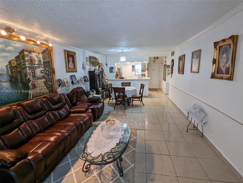 Active With Contract: $168,000 (1 beds, 1 baths, 730 Square Feet)