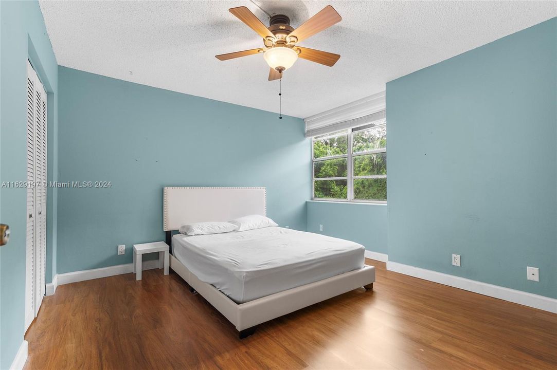 Recently Sold: $338,000 (3 beds, 2 baths, 1340 Square Feet)