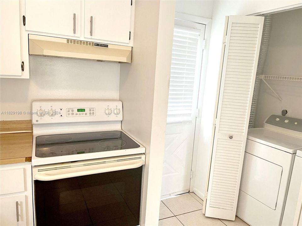 Recently Rented: $1,850 (2 beds, 1 baths, 480 Square Feet)