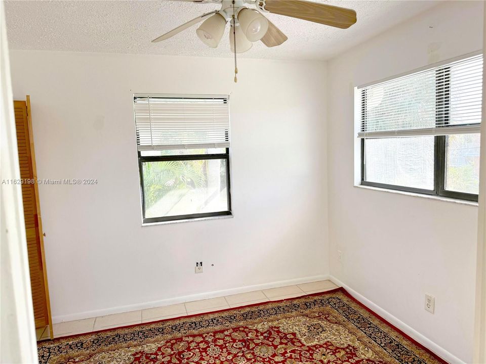 Recently Rented: $1,850 (2 beds, 1 baths, 480 Square Feet)