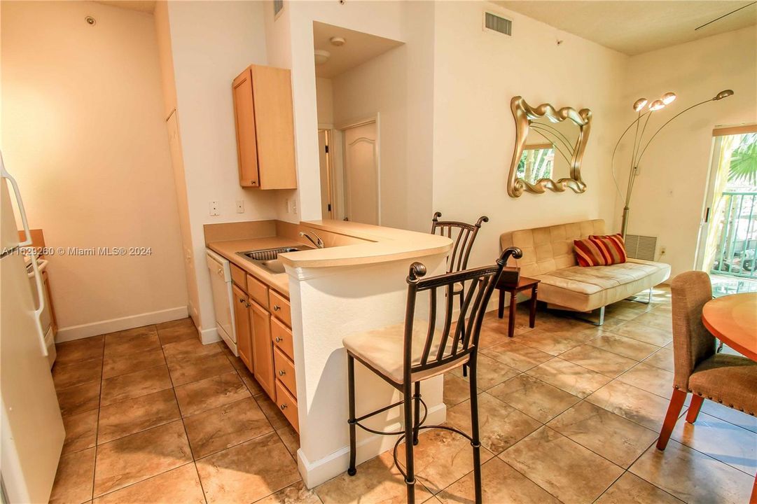 Recently Rented: $2,000 (1 beds, 1 baths, 652 Square Feet)