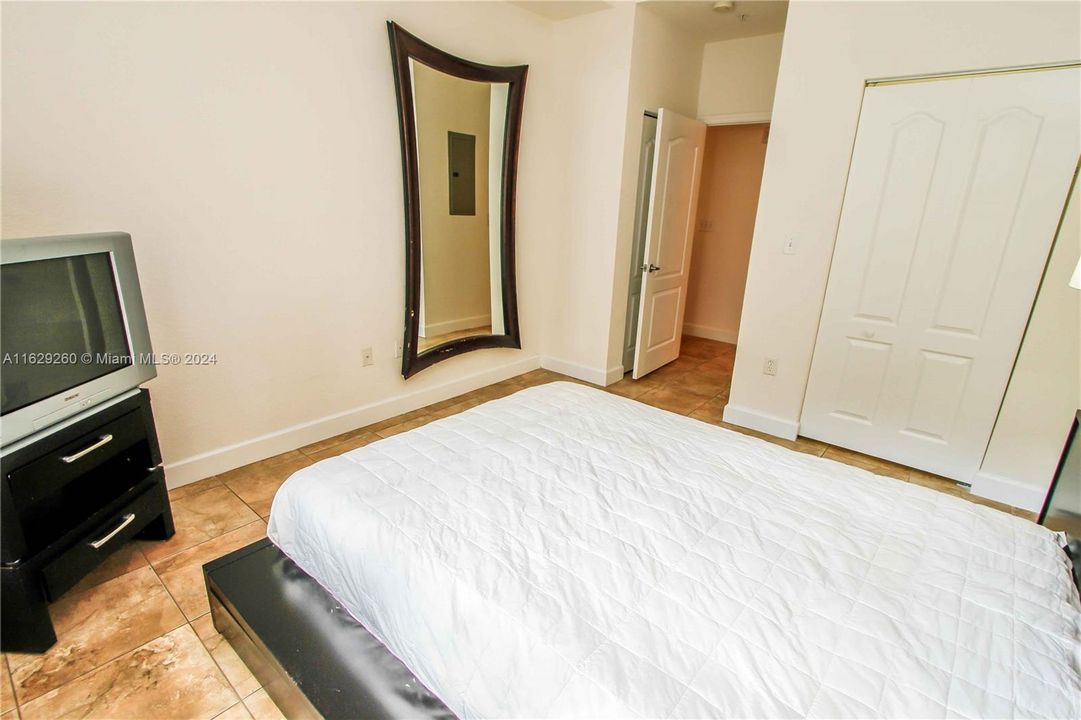 Recently Rented: $2,000 (1 beds, 1 baths, 652 Square Feet)