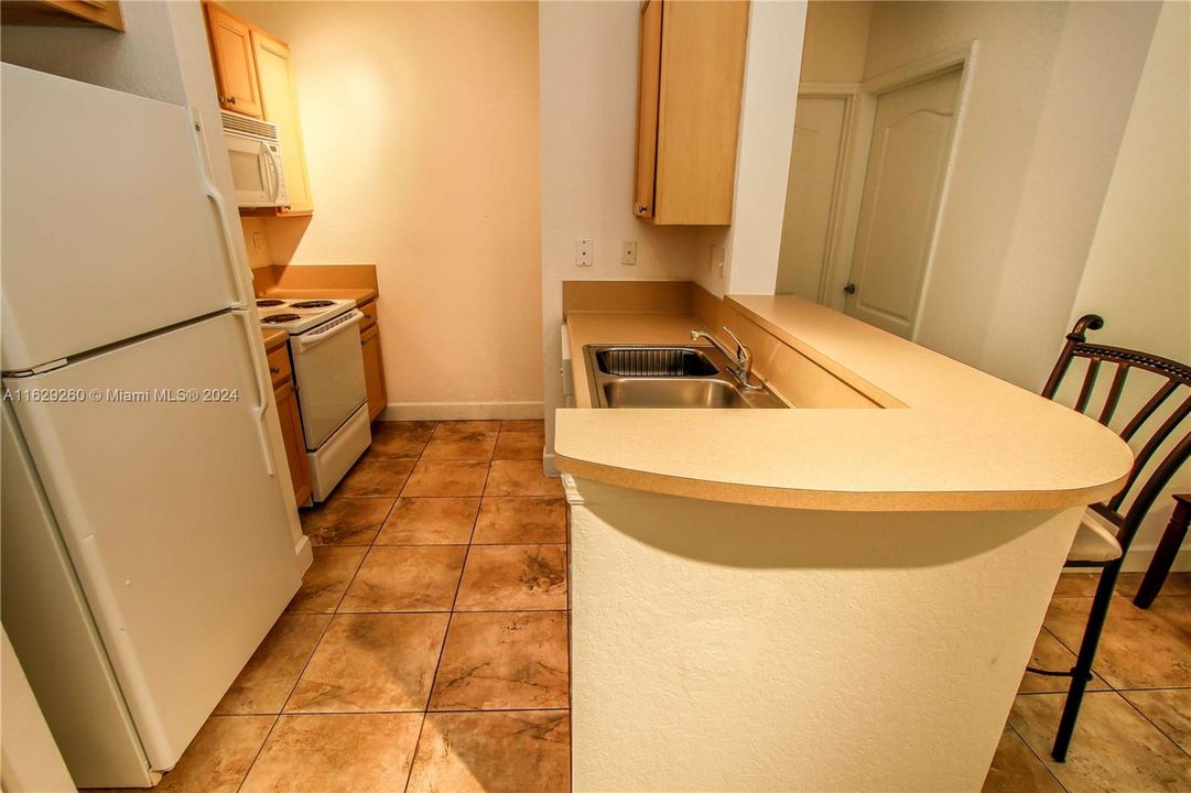 Recently Rented: $2,000 (1 beds, 1 baths, 652 Square Feet)