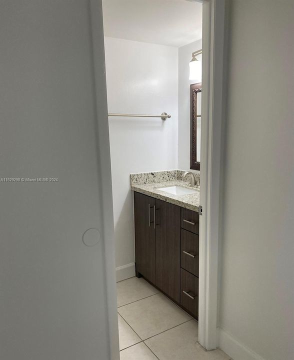 Recently Rented: $2,200 (1 beds, 1 baths, 962 Square Feet)