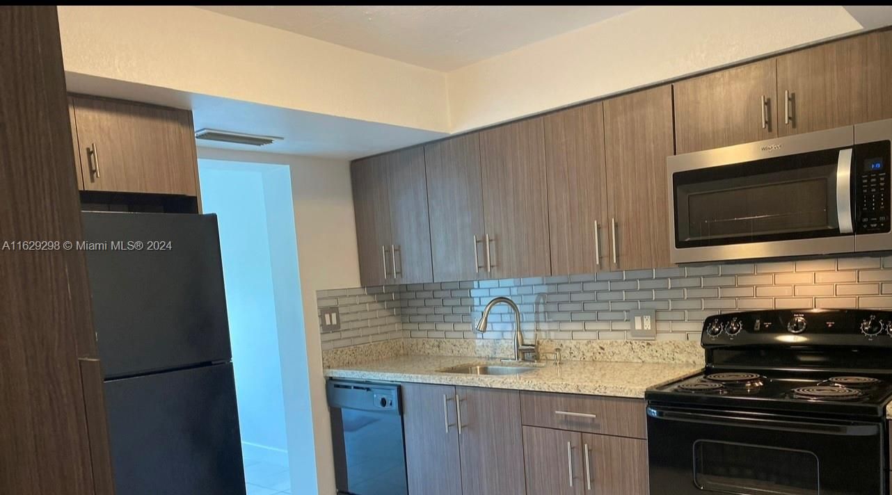 Recently Rented: $2,200 (1 beds, 1 baths, 962 Square Feet)