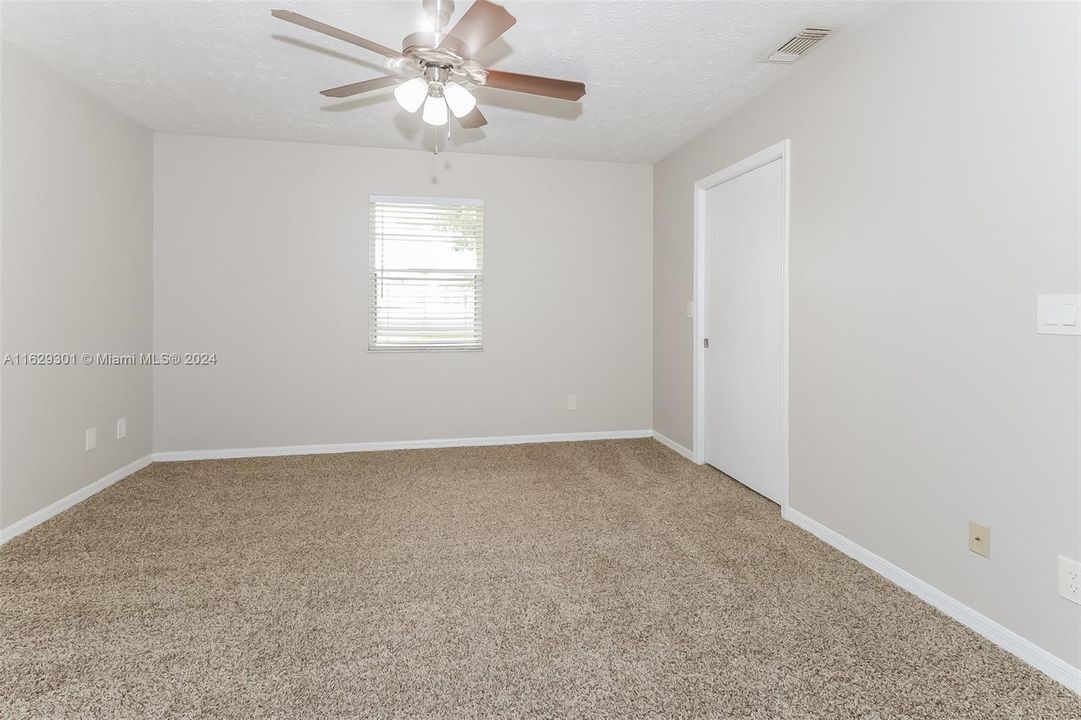 Recently Rented: $2,040 (3 beds, 2 baths, 1391 Square Feet)