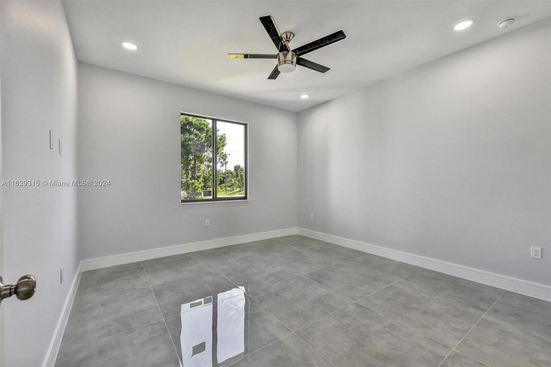 For Sale: $304,900 (3 beds, 2 baths, 1144 Square Feet)