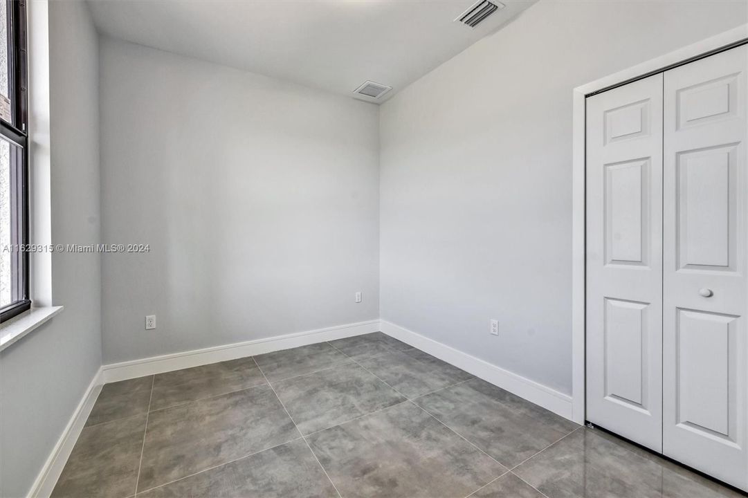 For Sale: $304,900 (3 beds, 2 baths, 1144 Square Feet)