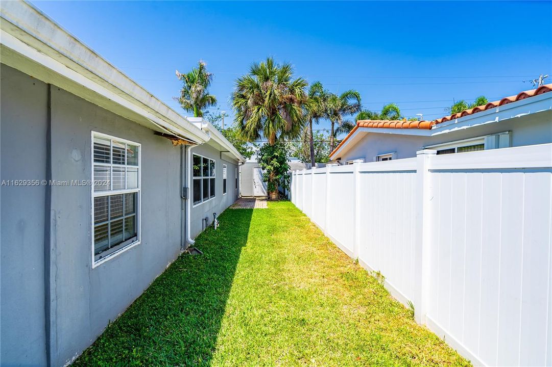 For Sale: $750,000 (3 beds, 3 baths, 1354 Square Feet)